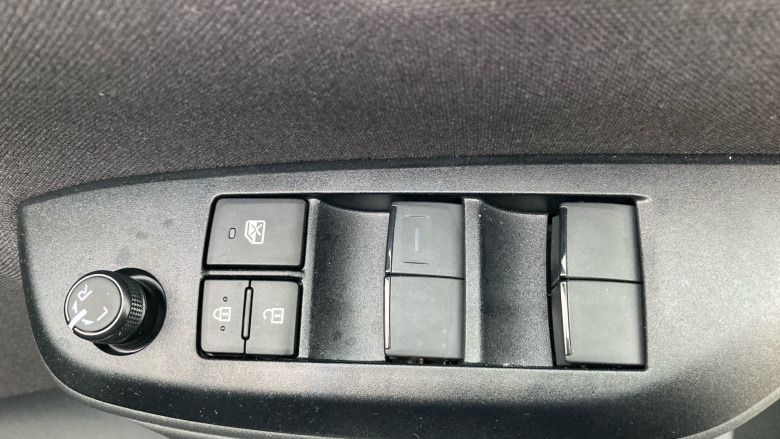 Toyota Yaris 1.5 Hybrid Design 5dr CVT Hybrid Hatchback